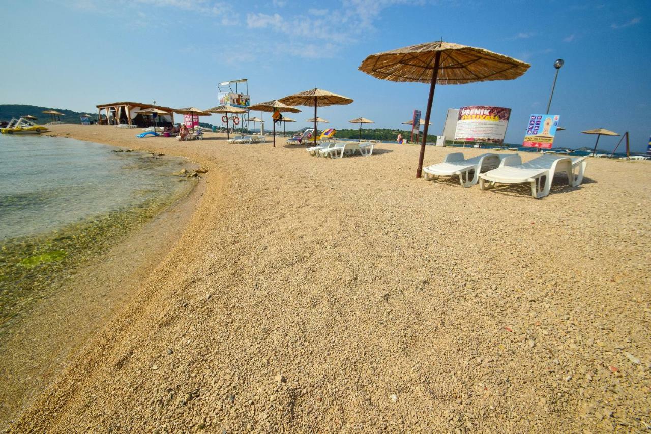 Villa D&I Srima Kültér fotó